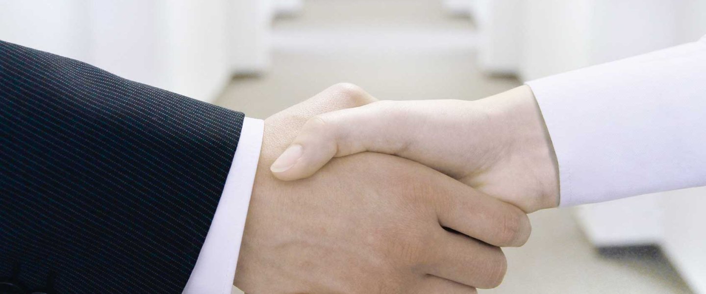 Handshake Gute Zusammenarbeit mit avitea