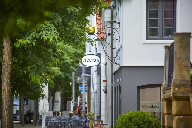 avitea Schild von Standort in Rheda-Wiedenbrück