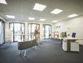 avitea Büro in Rheda-Wiedenbrück mit Angestellten in Bewegung
